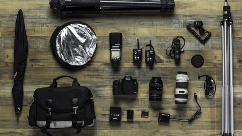 Creación de un kit de cámara básico para fotografías serias